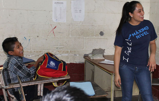 Affordable volunteer abroad programs with Maximo Nivel